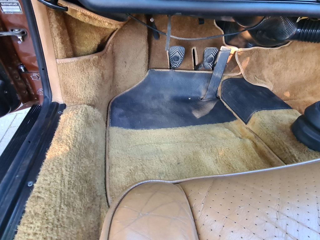 Porsche 911 Carrera (US)