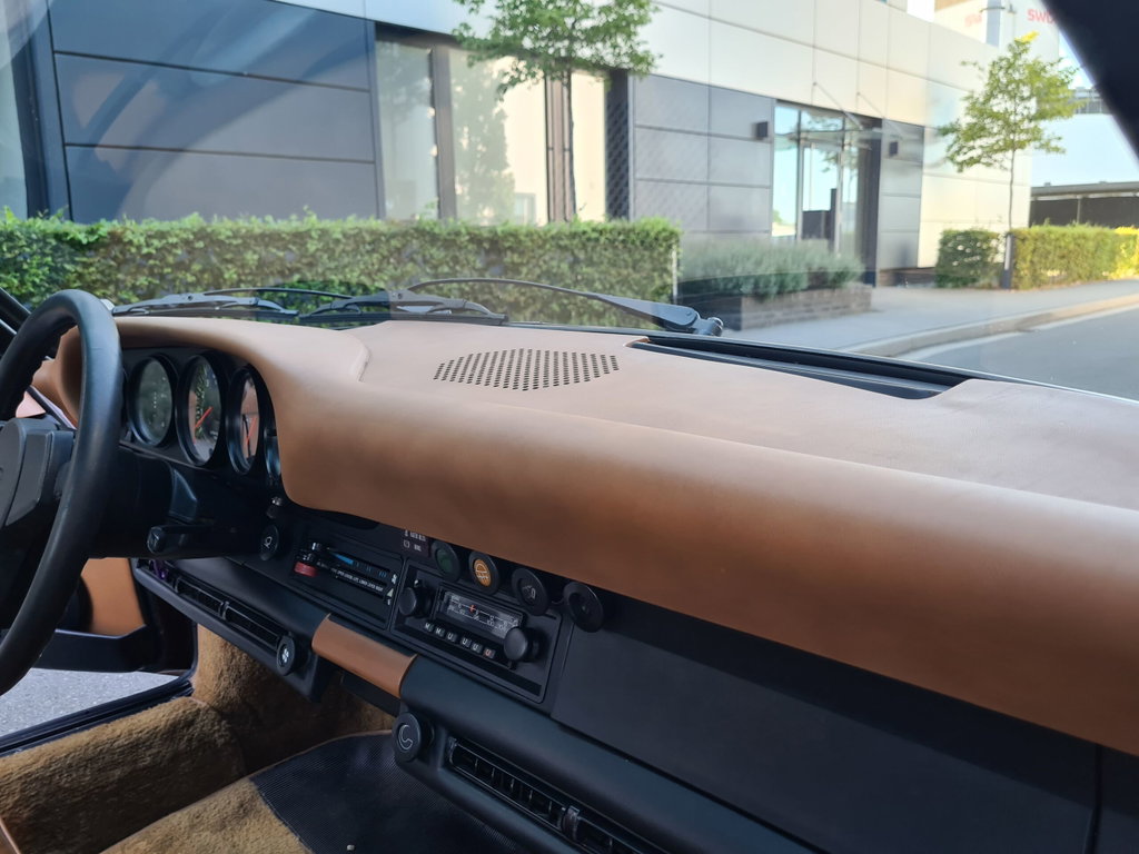 Porsche 911 Carrera (US)