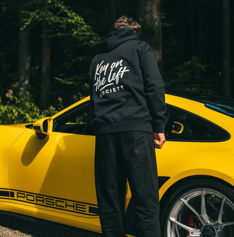 Hoodie met Key on the left op de rug