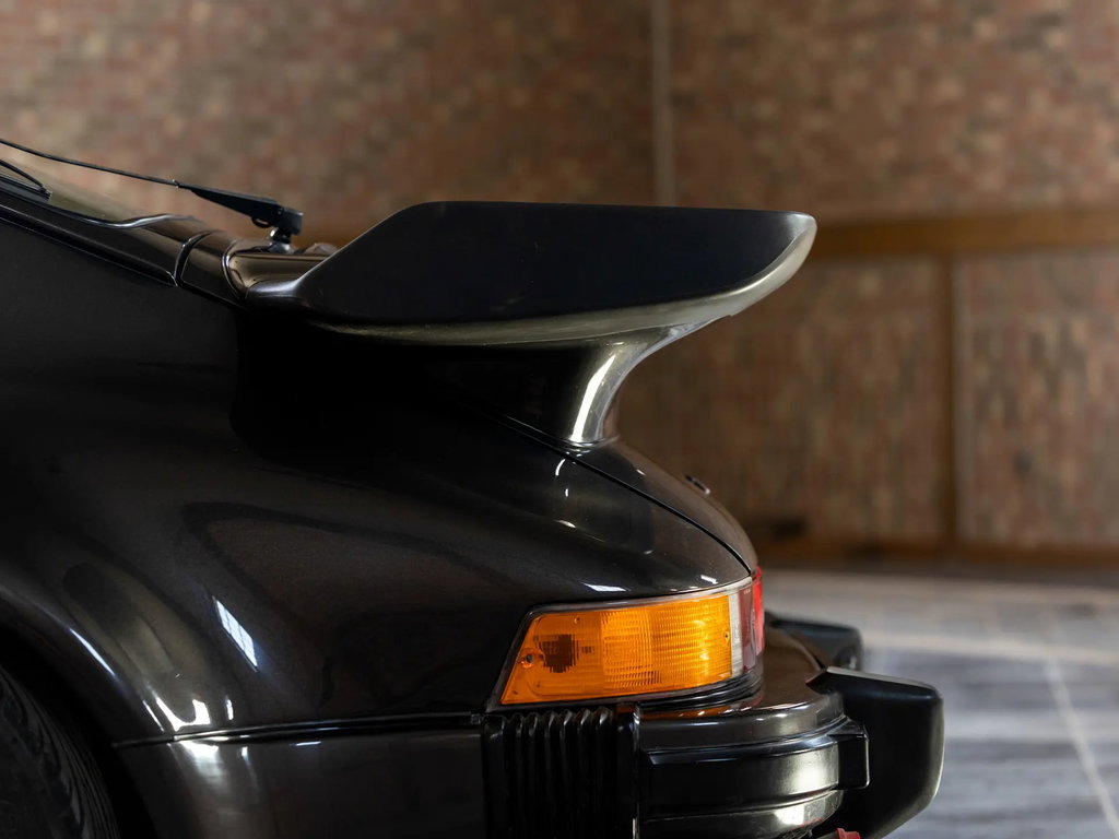 Porsche 911 Turbo 3.3
