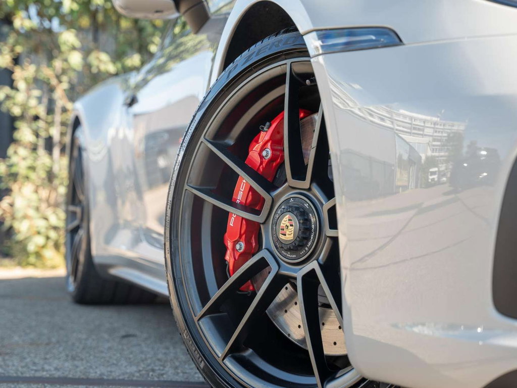 Porsche 992 Carrera GTS