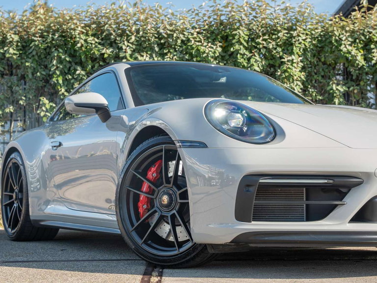 Porsche 992 Carrera GTS