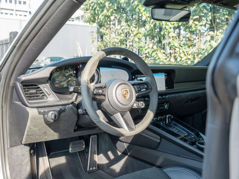 Porsche 992 Carrera GTS