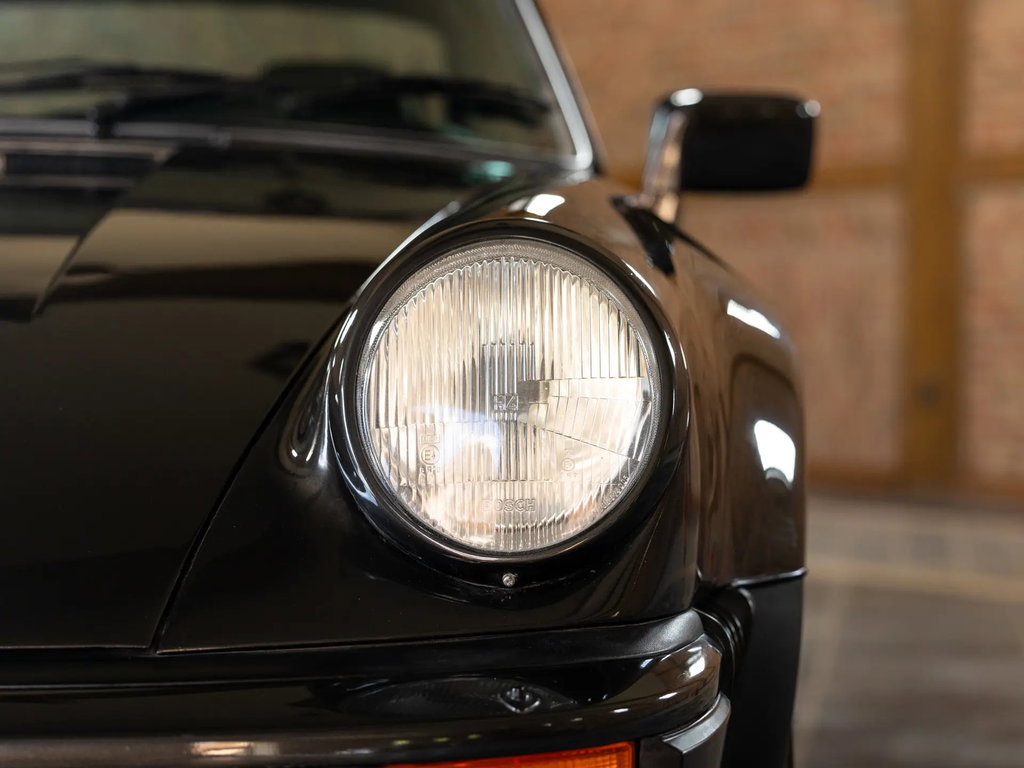 Porsche 911 Turbo 3.3
