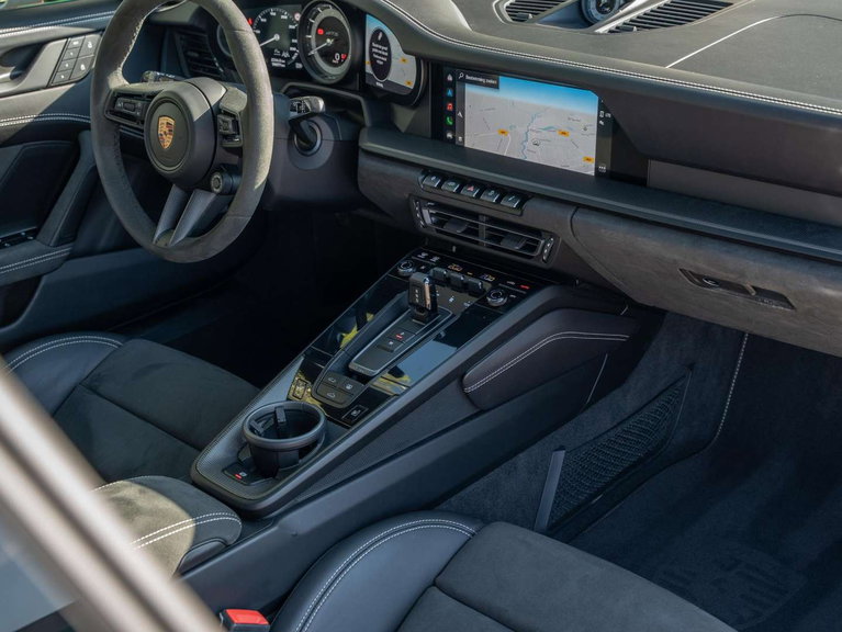 Porsche 992 Carrera GTS