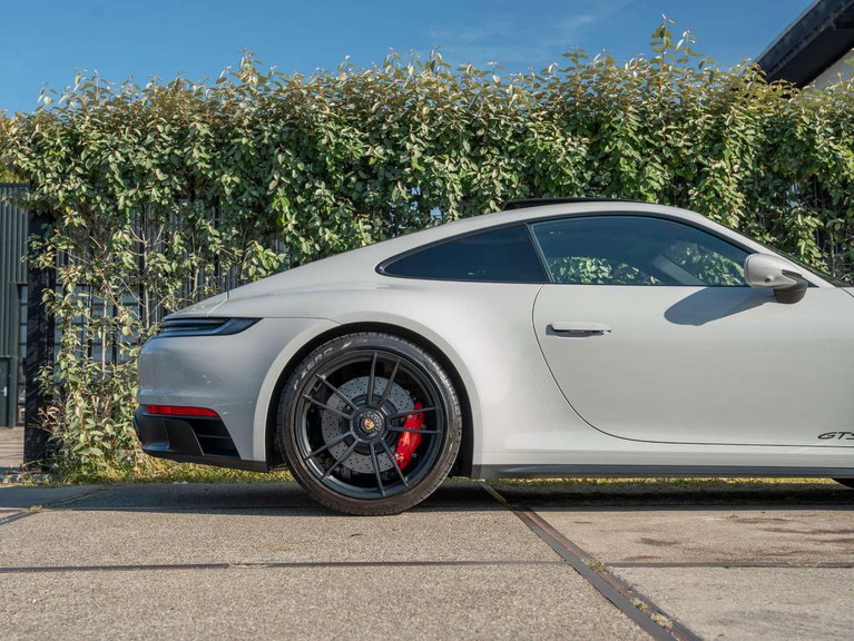 Porsche 992 Carrera GTS