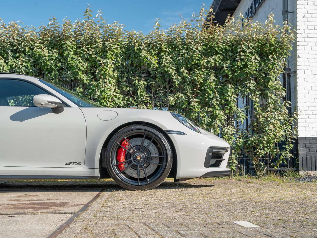 Porsche 992 Carrera GTS
