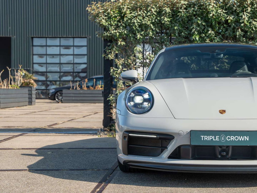 Porsche 992 Carrera GTS
