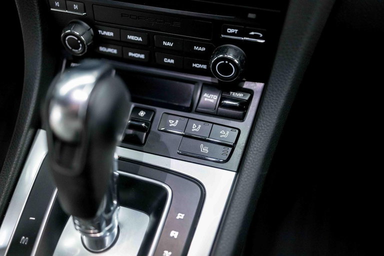 Porsche 718 Cayman