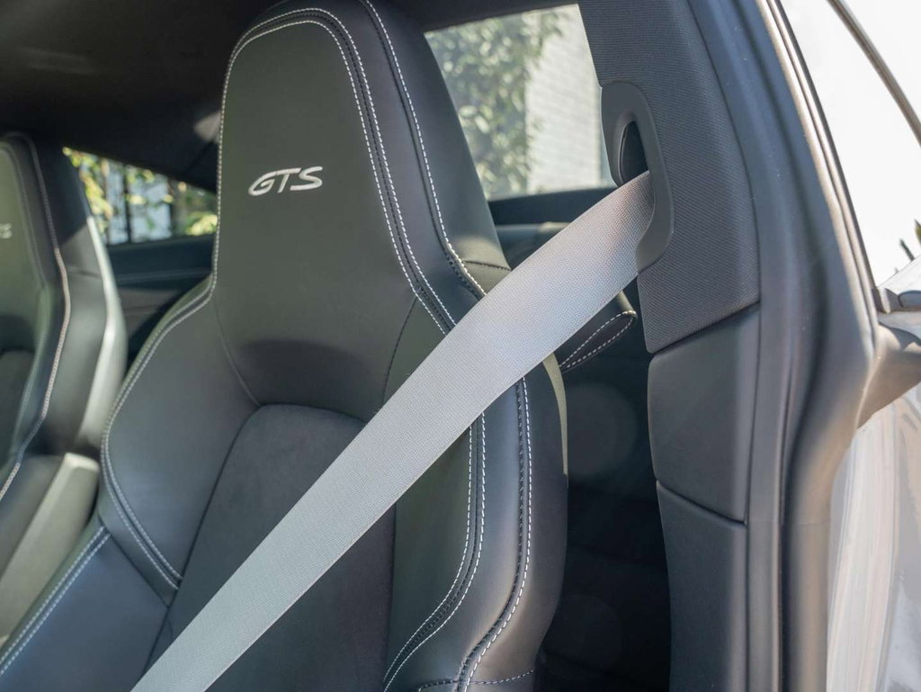 Porsche 992 Carrera GTS