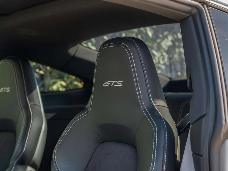Porsche 992 Carrera GTS