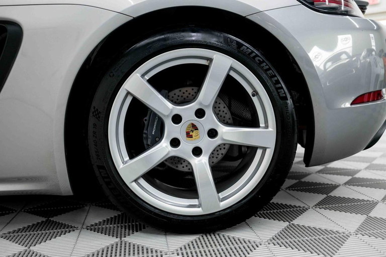 Porsche 718 Cayman