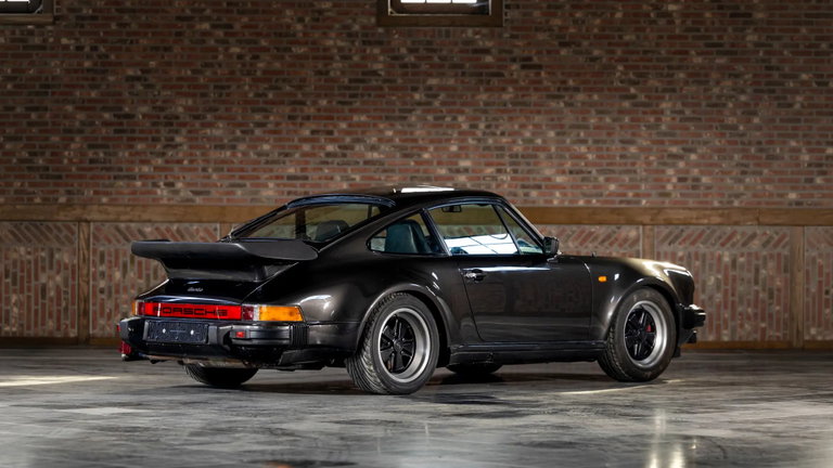 Porsche 911 Turbo 3.3