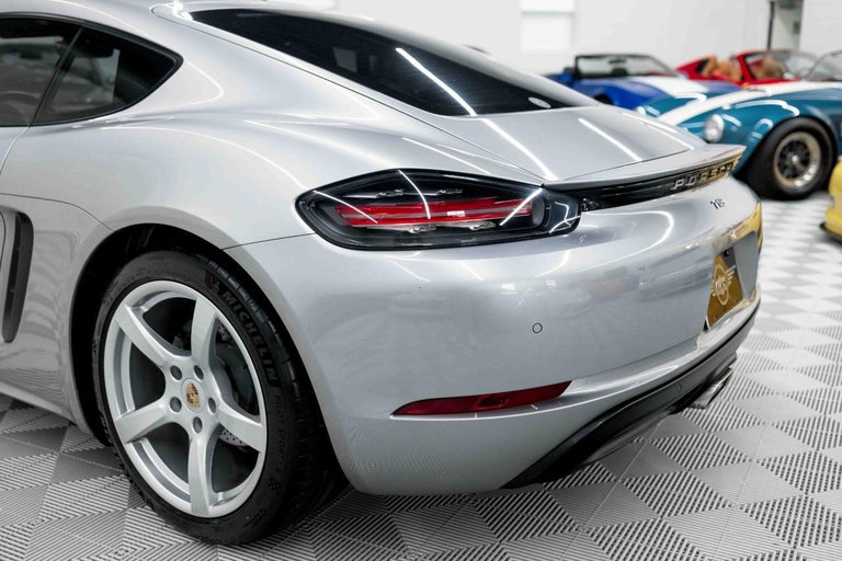 Porsche 718 Cayman