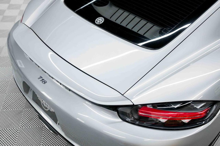 Porsche 718 Cayman