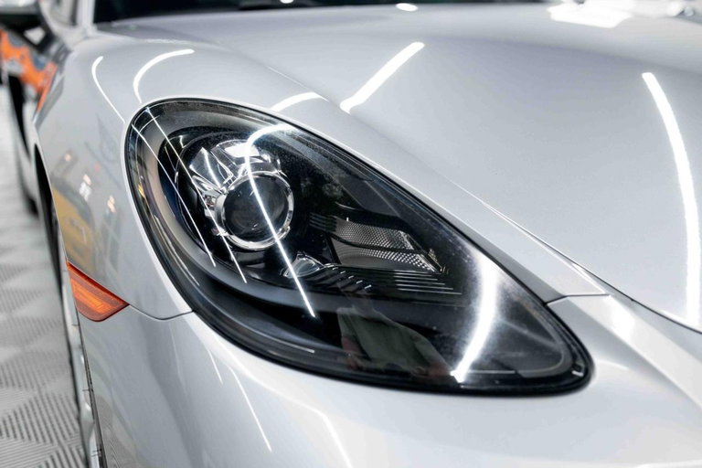 Porsche 718 Cayman