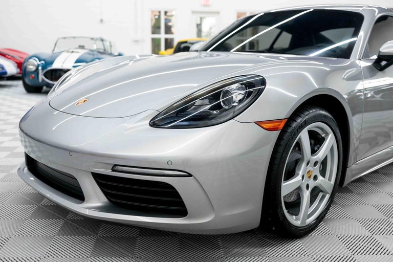 Porsche 718 Cayman