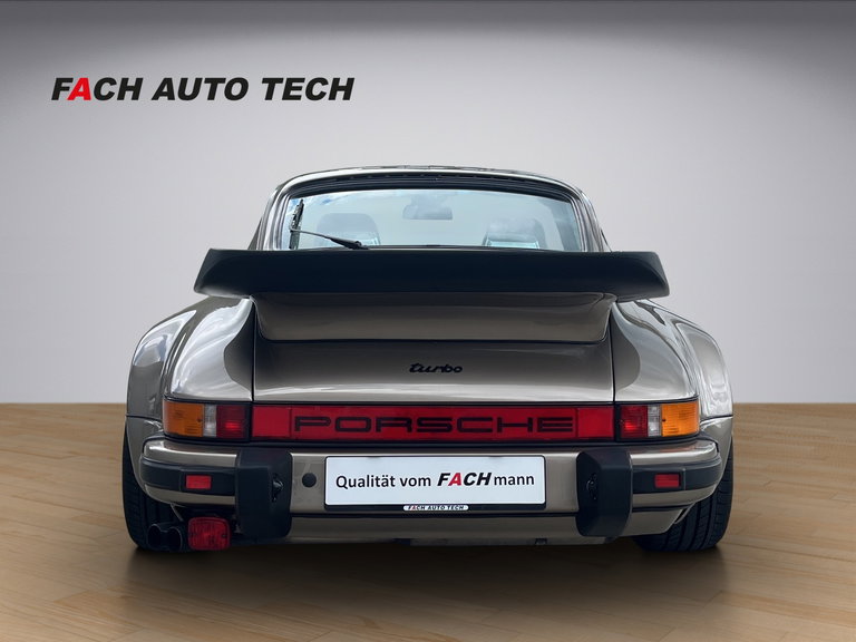 Porsche 911 Turbo 3.3