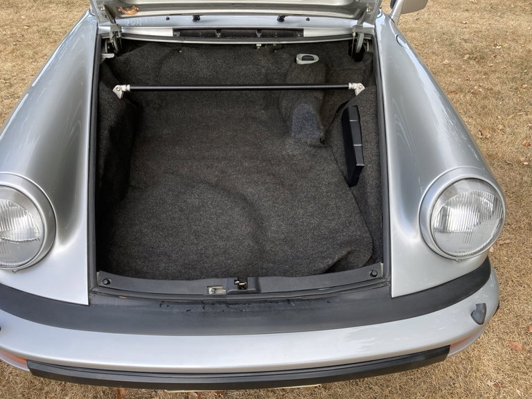 Porsche 911 Carrera 3.0