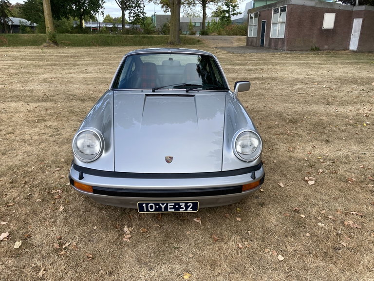 Porsche 911 Carrera 3.0