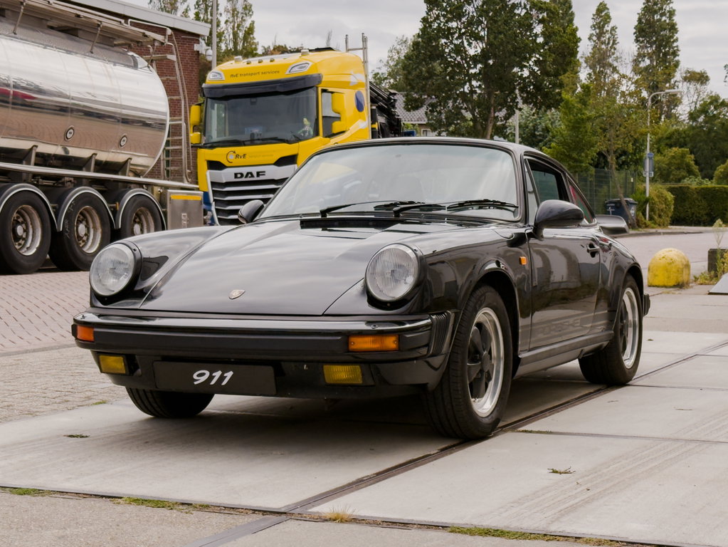 Porsche 911 Carrera 3.2