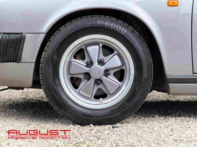 Porsche 911 Carrera 3.2 “25 Jahre 911”