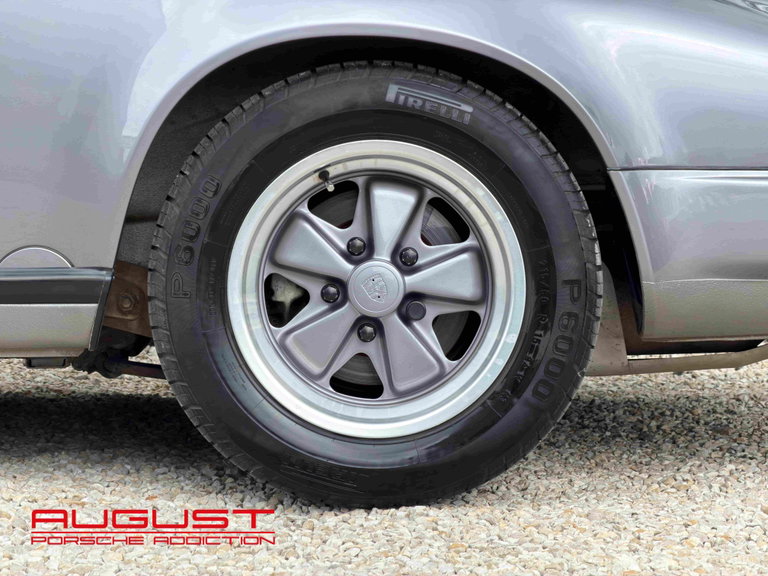 Porsche 911 Carrera 3.2 “25 Jahre 911”