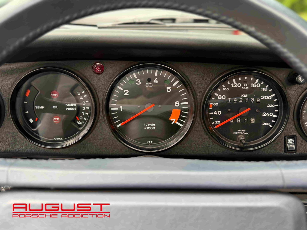 Porsche 911 Carrera 3.2 “25 Jahre 911”