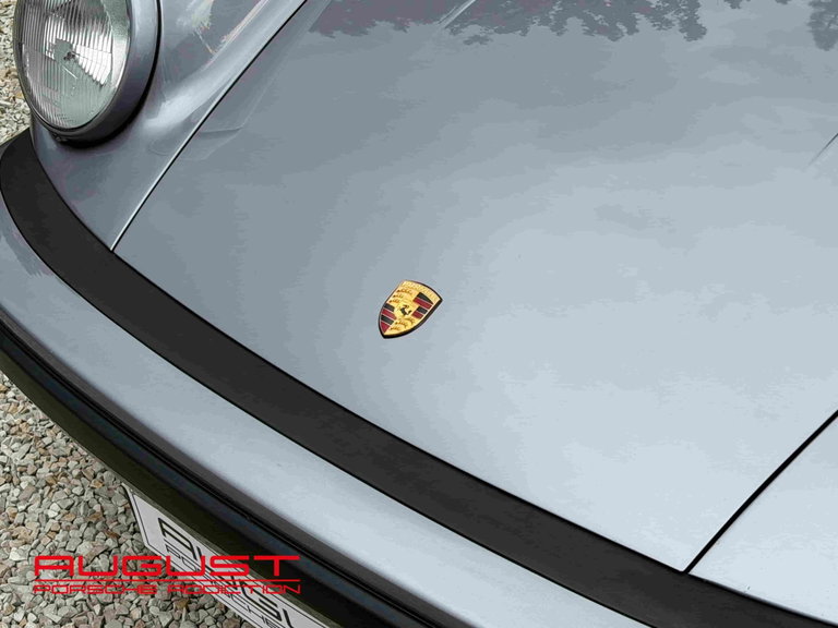 Porsche 911 Carrera 3.2 “25 Jahre 911”