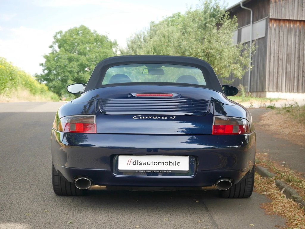 Porsche 996 Carrera 4