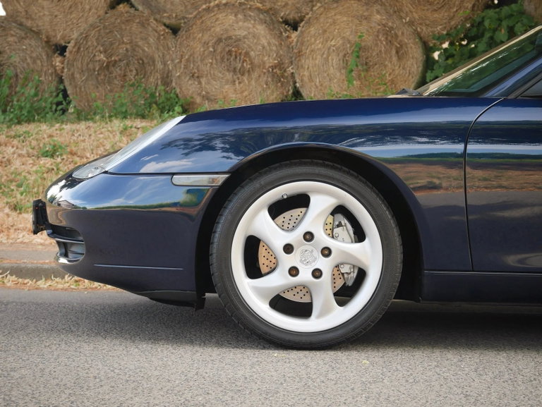 Porsche 996 Carrera 4