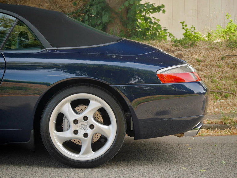 Porsche 996 Carrera 4
