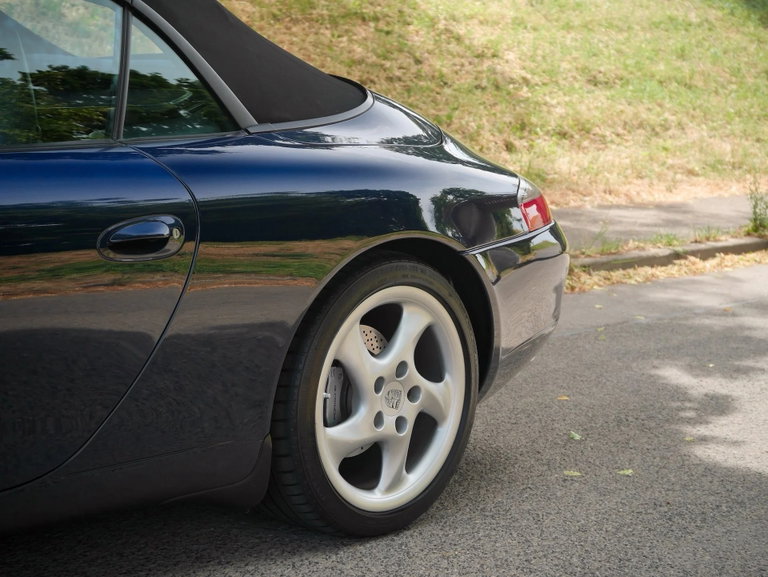 Porsche 996 Carrera 4
