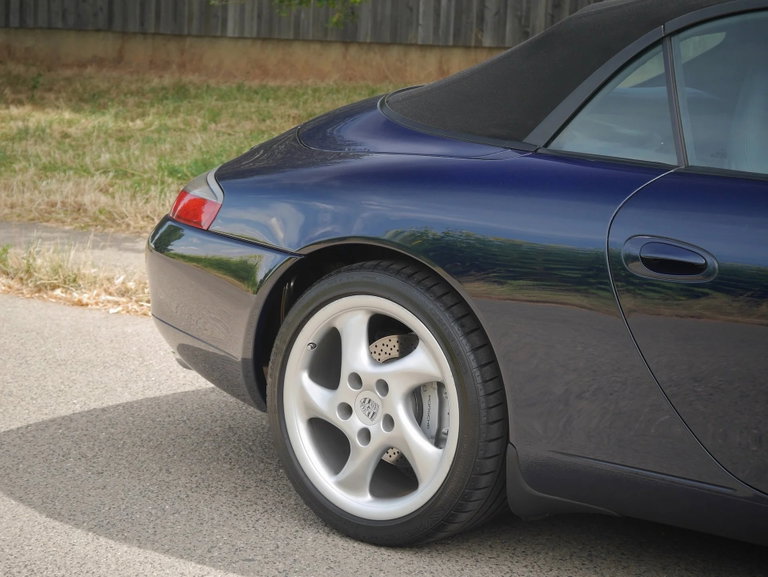 Porsche 996 Carrera 4