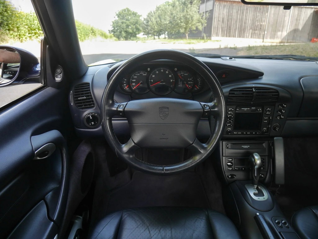 Porsche 996 Carrera 4