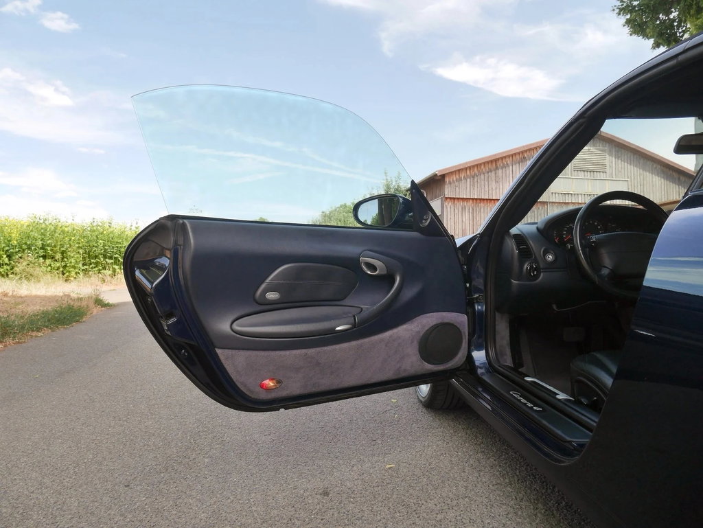 Porsche 996 Carrera 4
