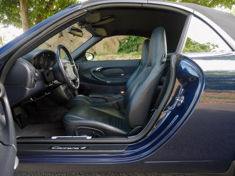 Porsche 996 Carrera 4