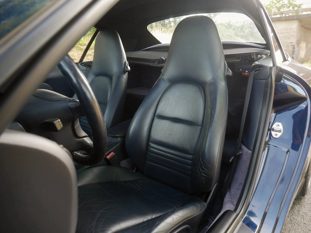 Porsche 996 Carrera 4