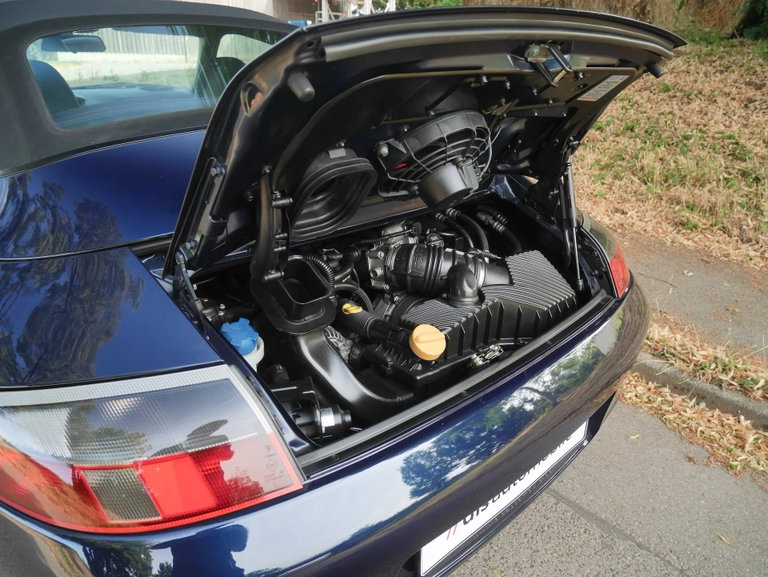 Porsche 996 Carrera 4