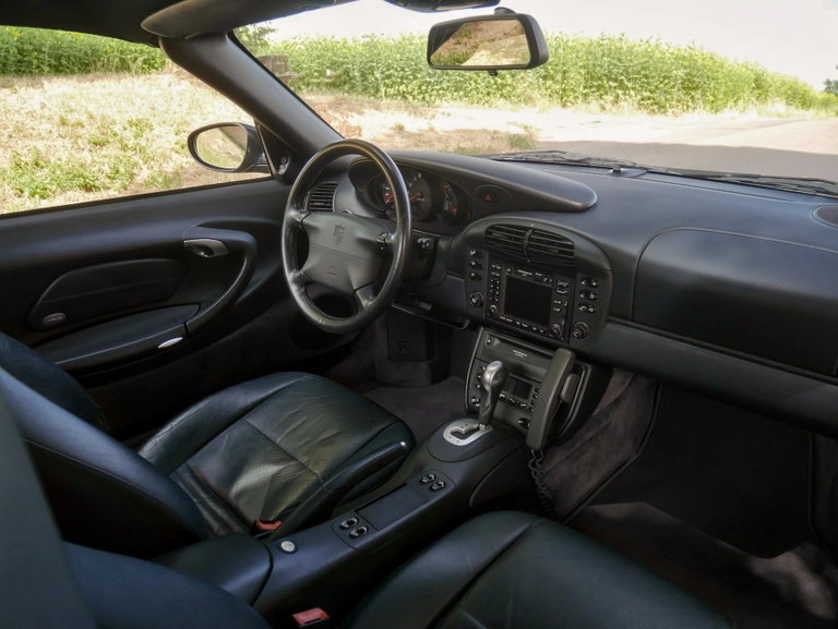 Porsche 996 Carrera 4