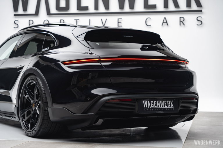 Porsche Taycan 4S Cross Turismo