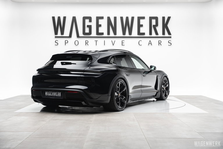 Porsche Taycan 4S Cross Turismo