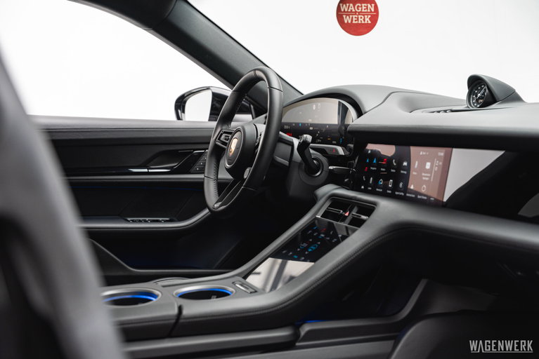 Porsche Taycan 4S Cross Turismo