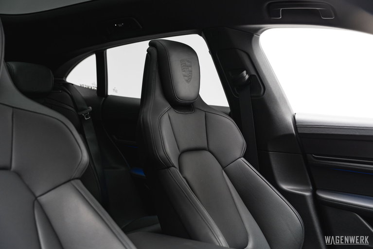 Porsche Taycan 4S Cross Turismo