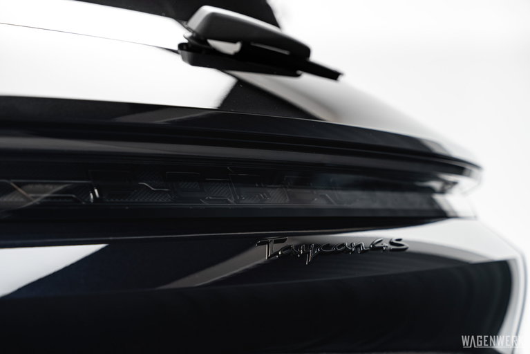 Porsche Taycan 4S Cross Turismo