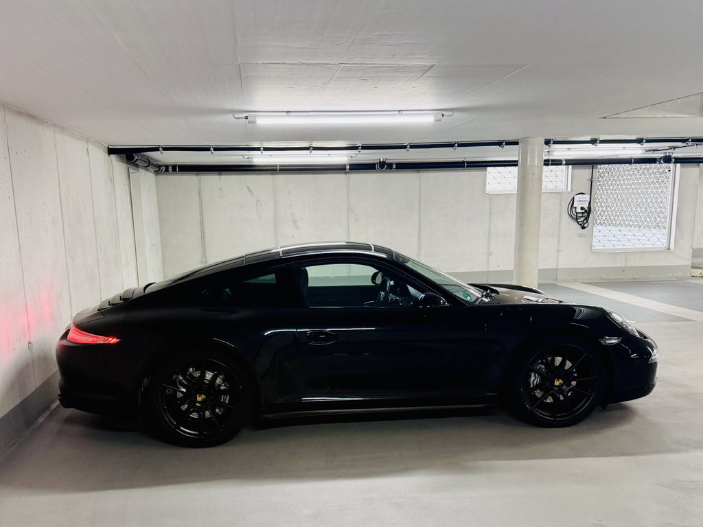 Porsche 991 Carrera 4 Black Edition