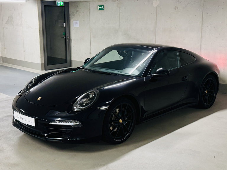 Porsche 991 Carrera 4 Black Edition