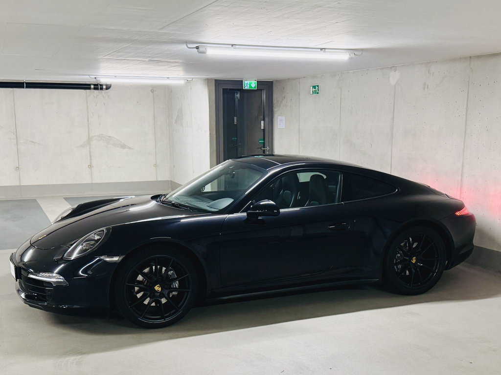 Porsche 991 Carrera 4 Black Edition