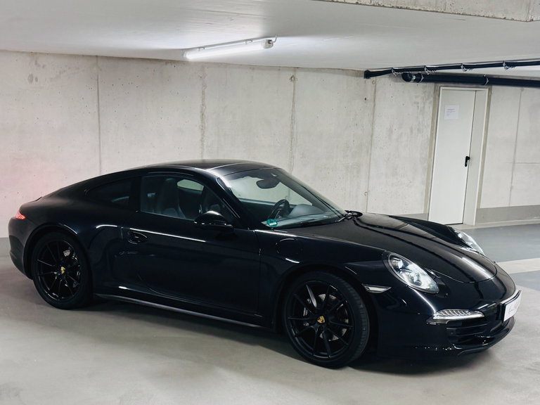 Porsche 991 Carrera 4 Black Edition