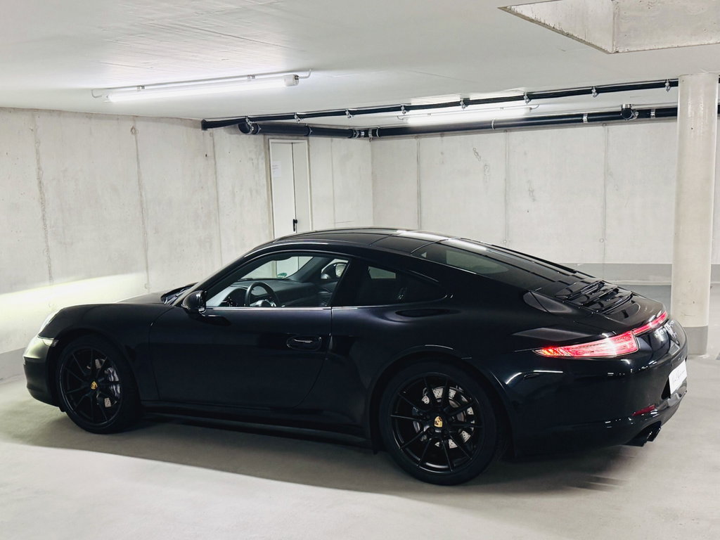 Porsche 991 Carrera 4 Black Edition